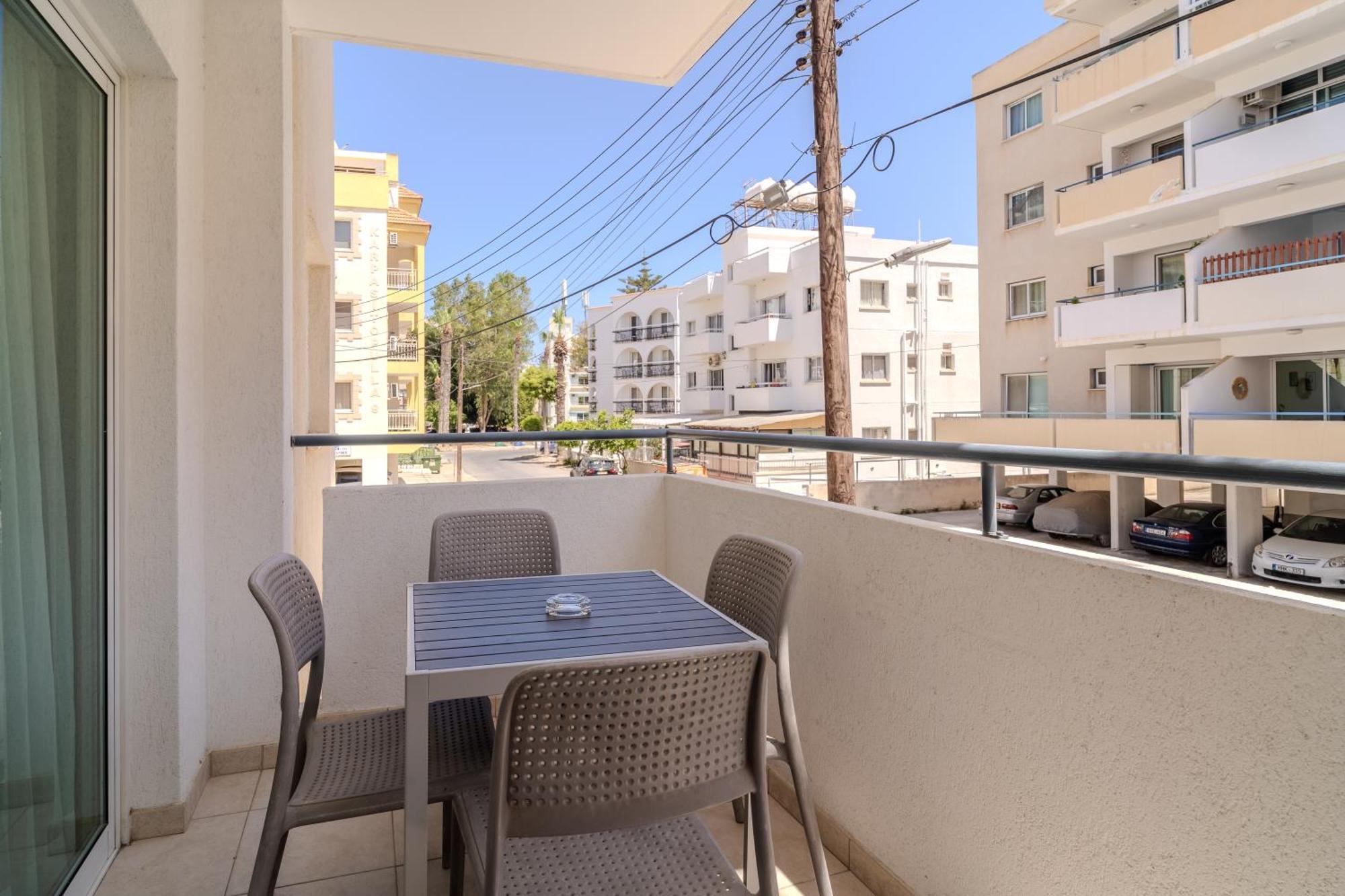 Helios Mackenzie One Bedroom Flat 拉纳卡 外观 照片